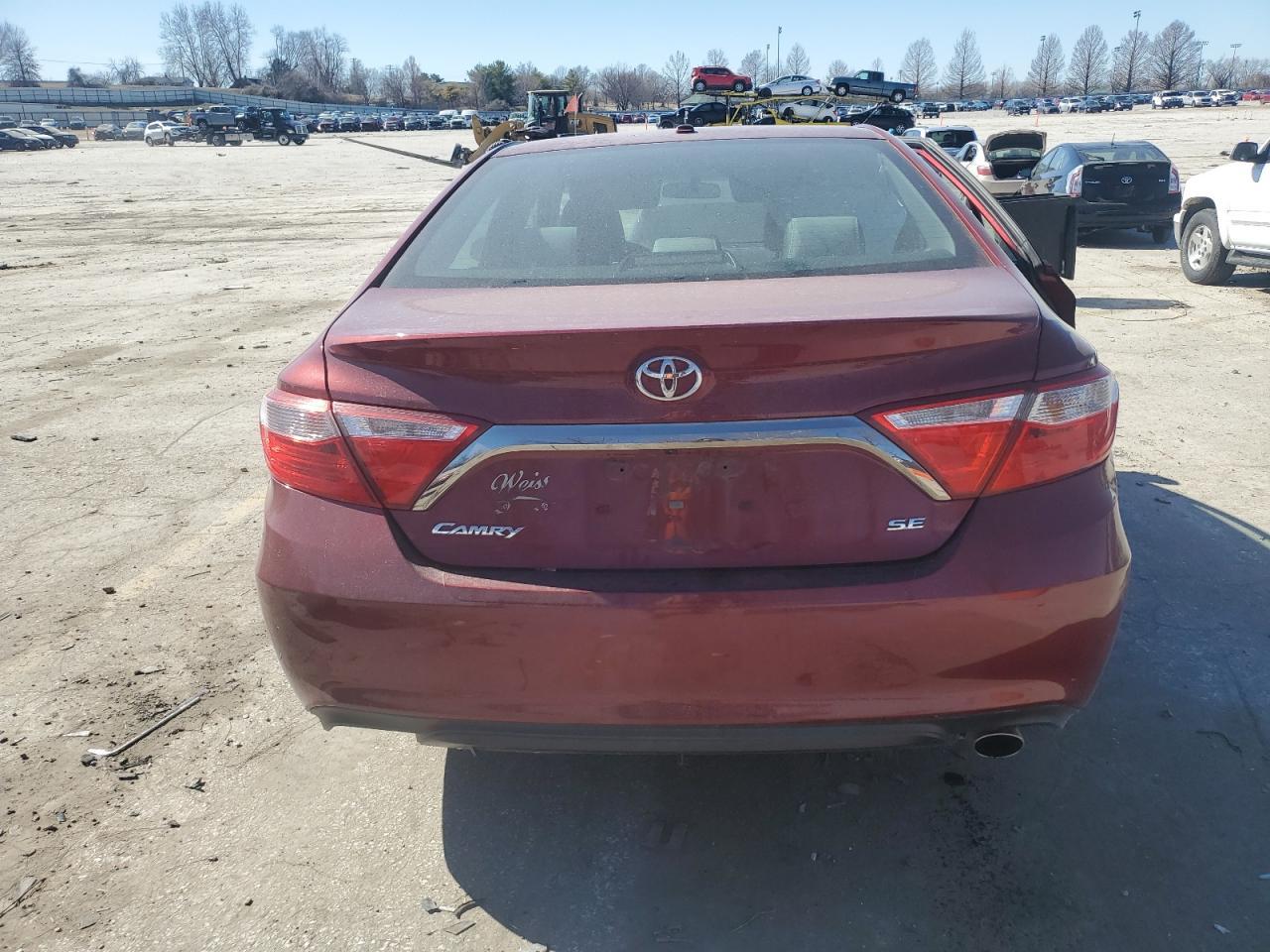2017 TOYOTA CAMRY LE - Image 6