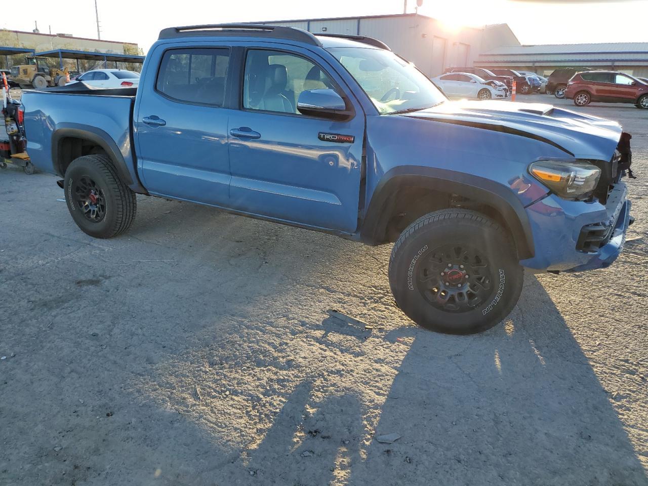 2018 TOYOTA TACOMA DOU - Фото 4