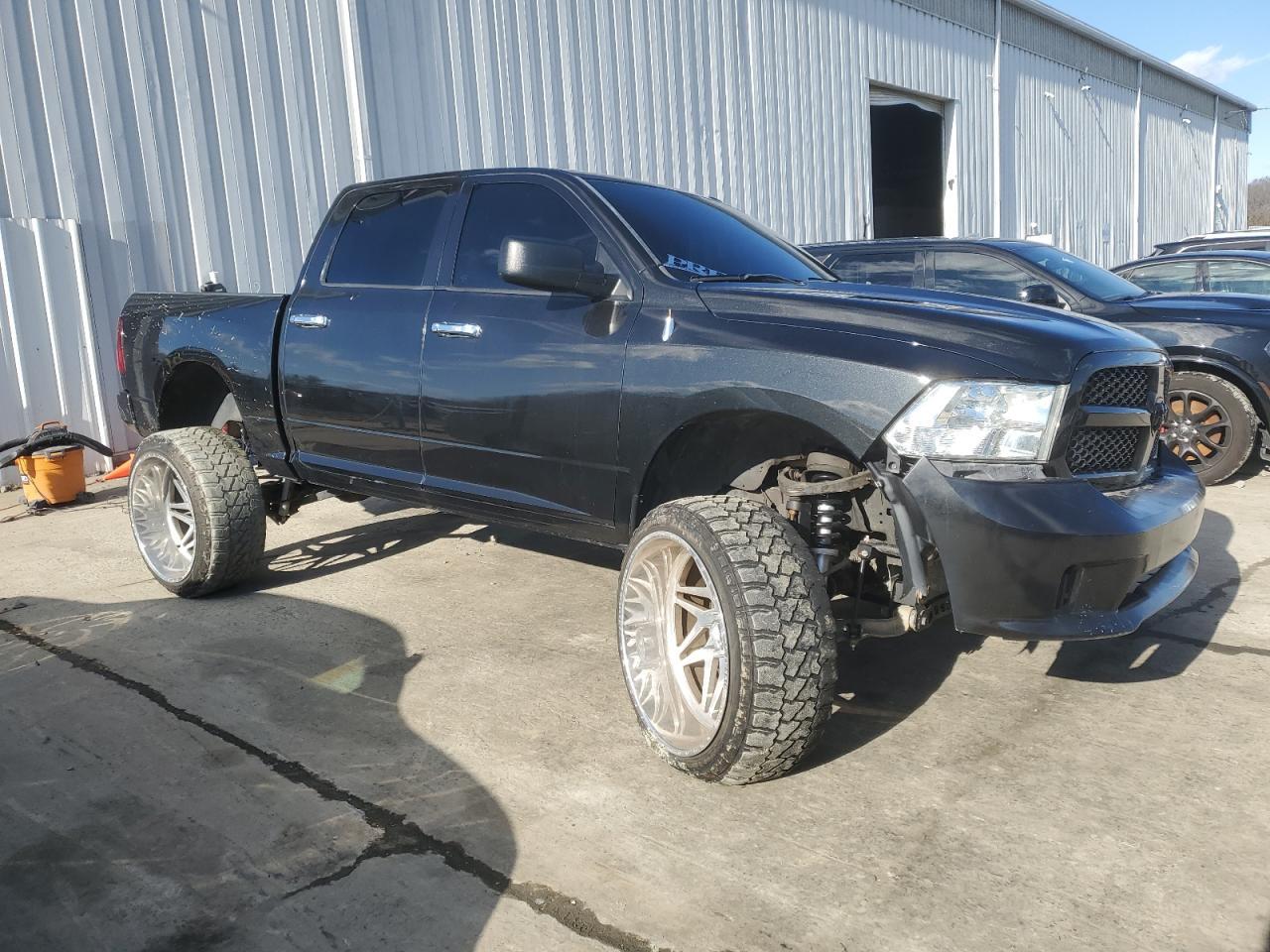 2017 RAM 1500 ST - Image 4
