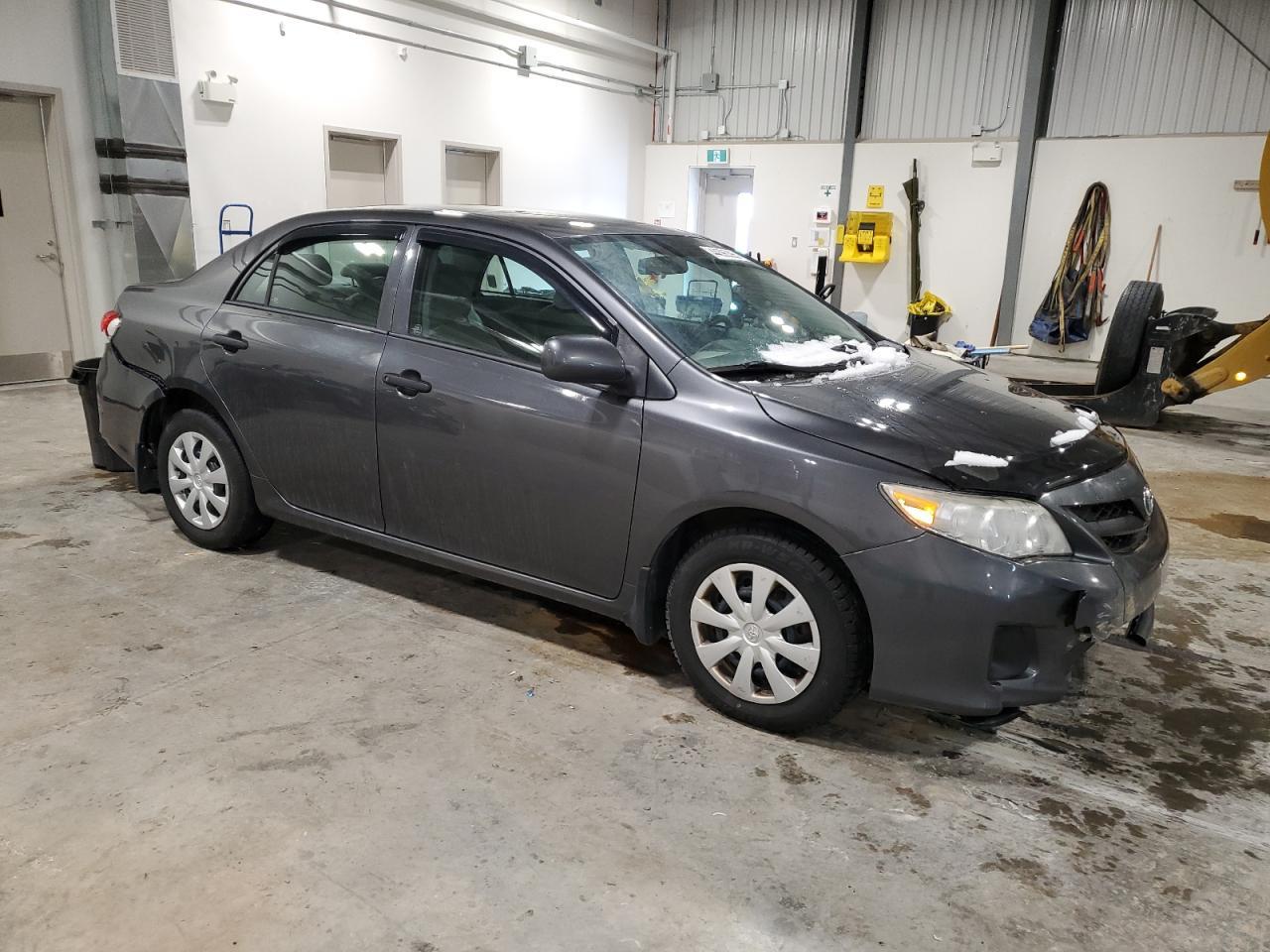 2013 TOYOTA COROLLA BA - Фото 4