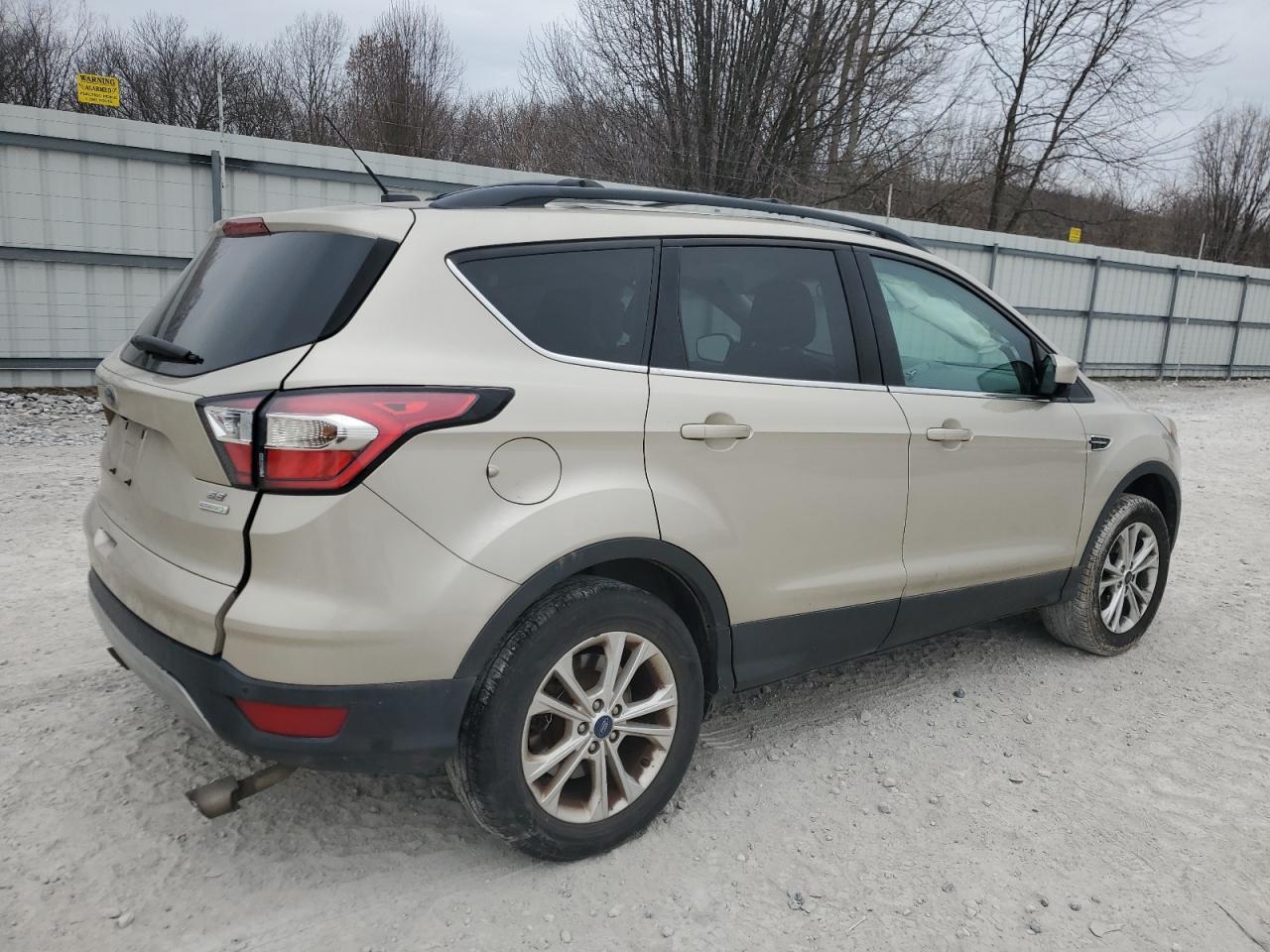 2017 FORD ESCAPE SE - Фото 3