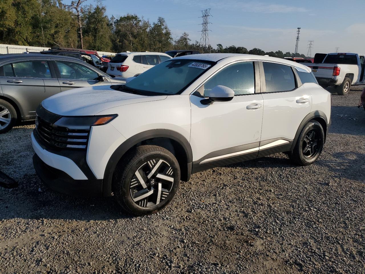2025 NISSAN KICKS SV