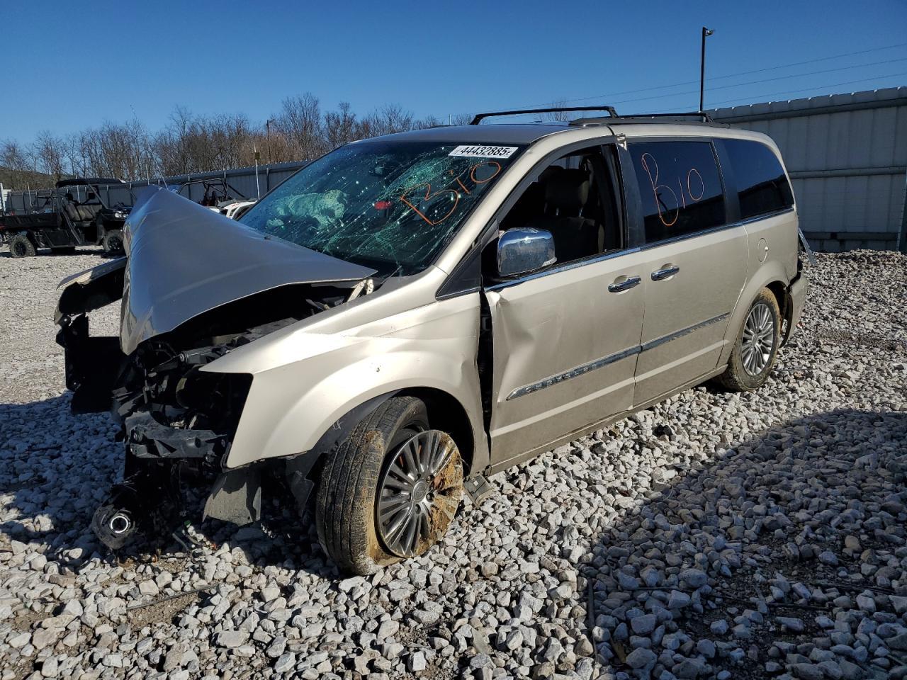 2014 CHRYSLER TOWN & COU