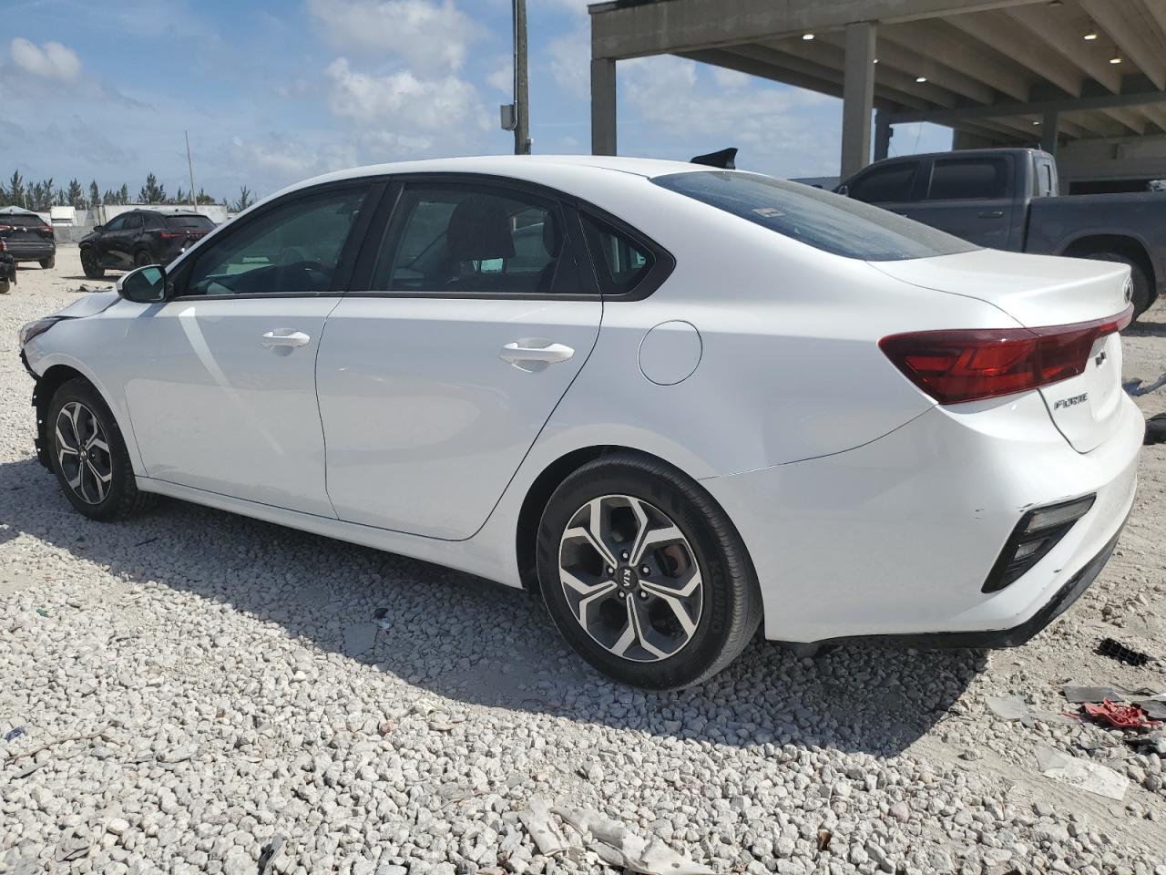 2021 KIA FORTE FE - Фото 2