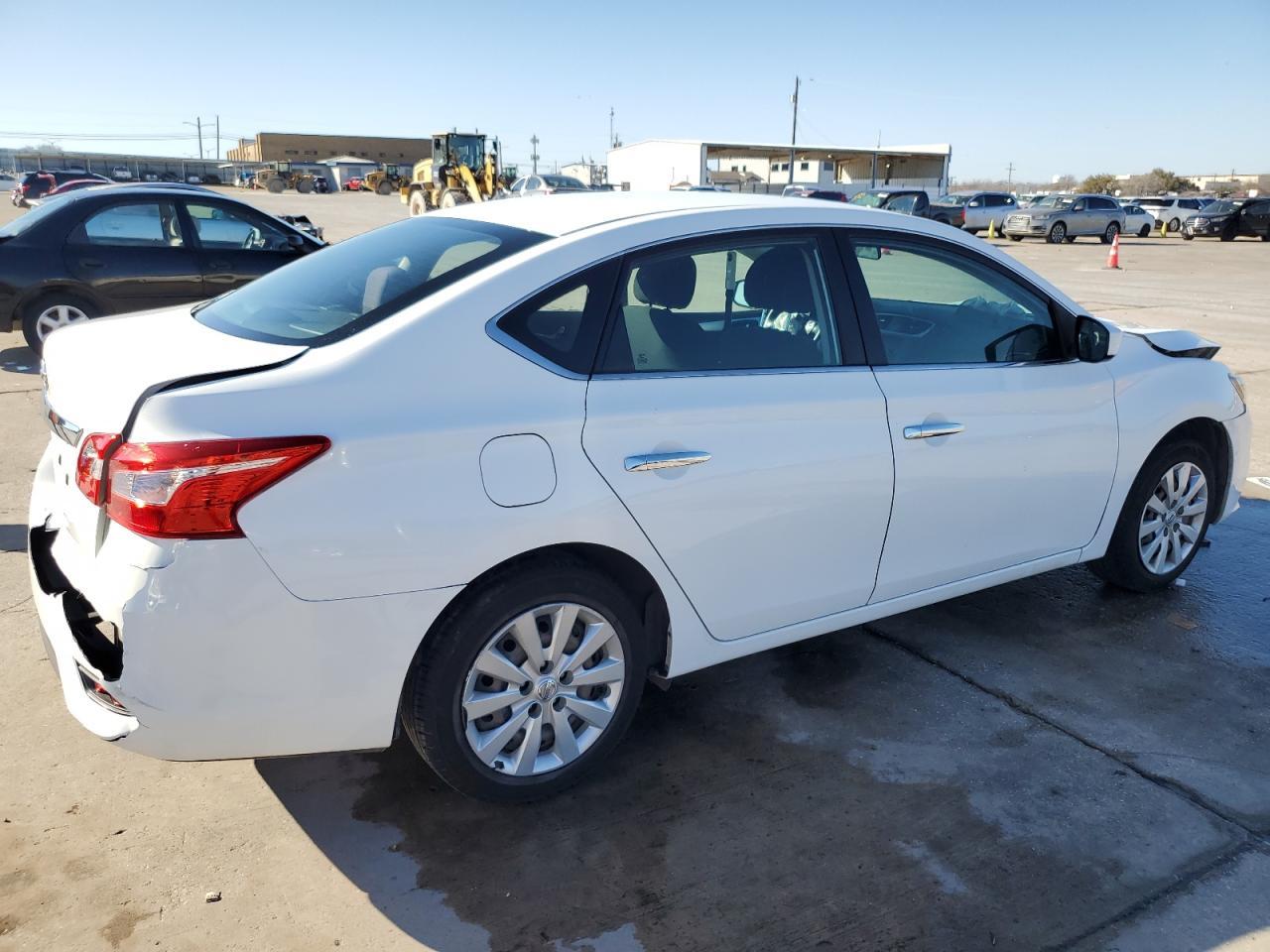 2018 NISSAN SENTRA S - Фото 3