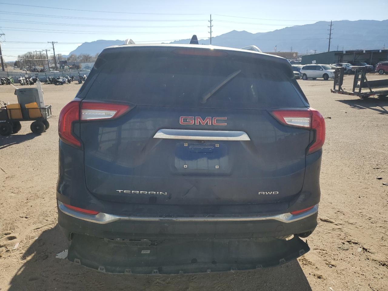 2023 GMC TERRAIN SL - Image 6