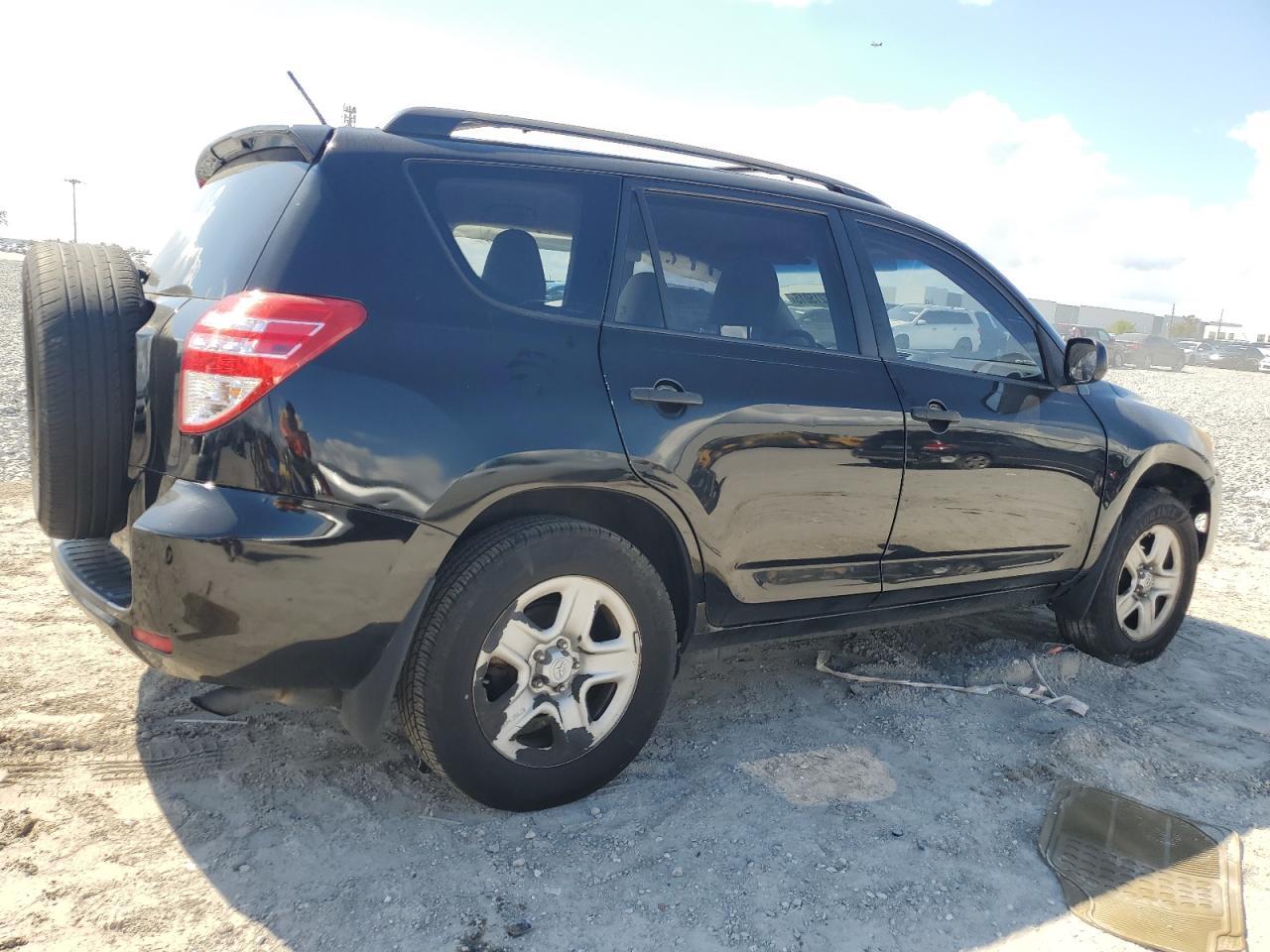 2011 TOYOTA RAV4 - Image 3