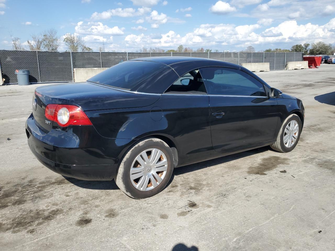 2010 VOLKSWAGEN EOS TURBO - Image 3