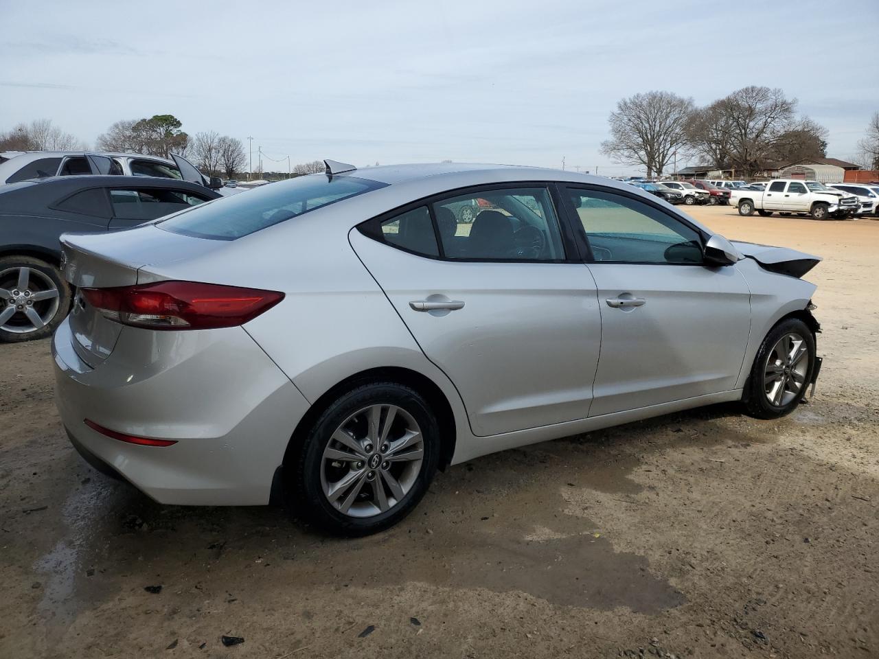 2018 HYUNDAI ELANTRA SE - Фото 3