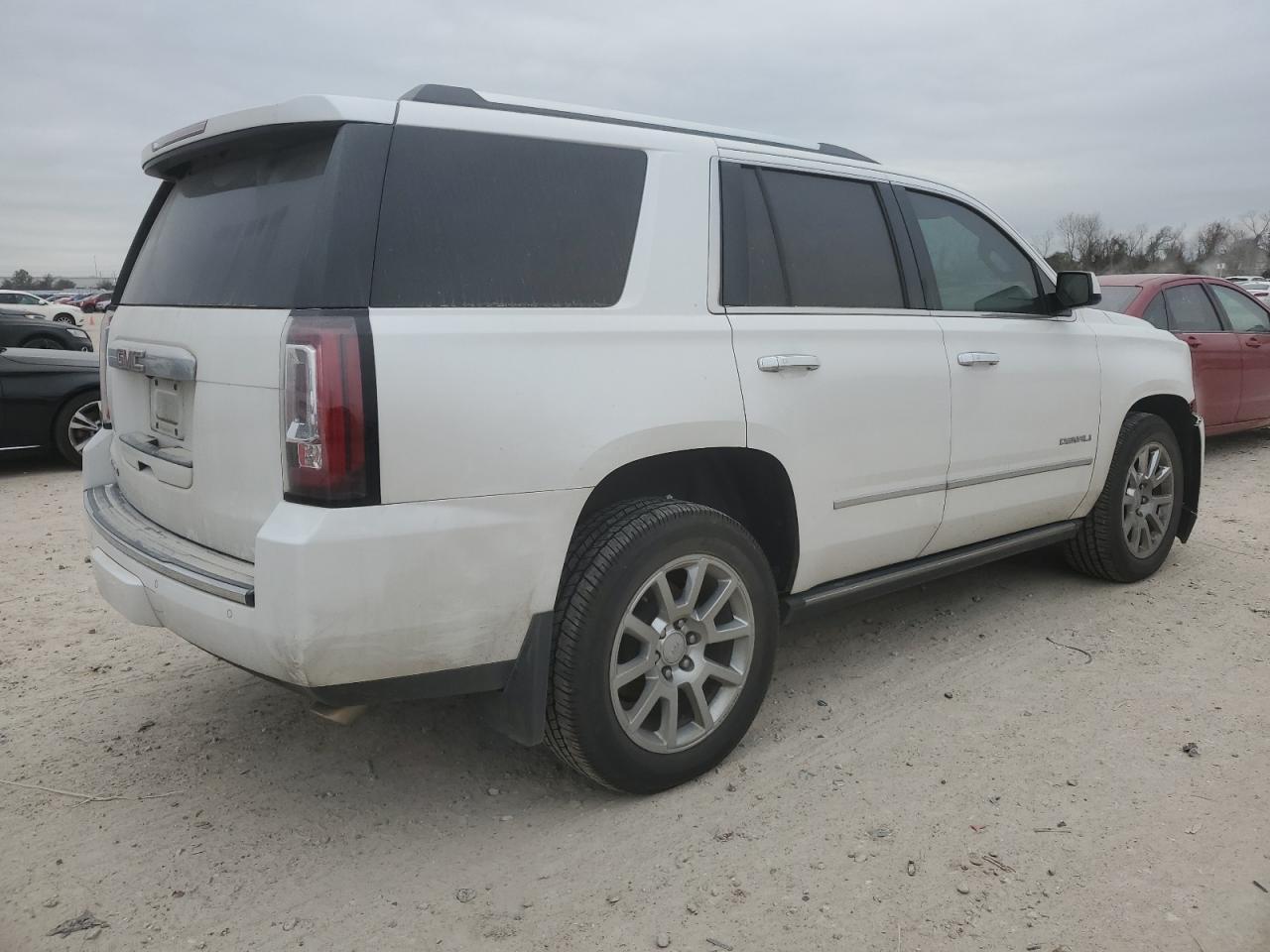 2017 GMC YUKON DENA - Фото 3