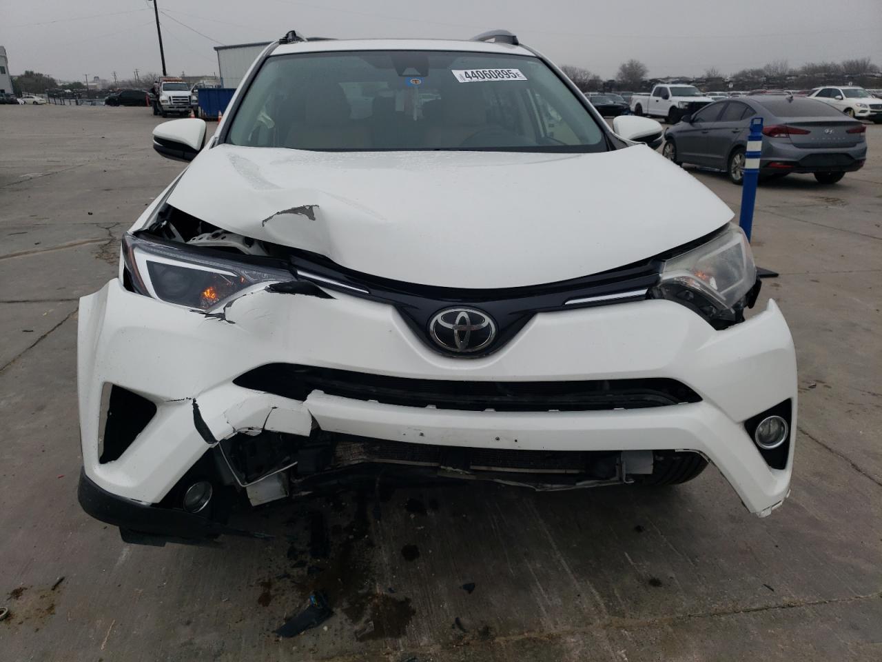 2017 TOYOTA RAV4 XLE - Image 5