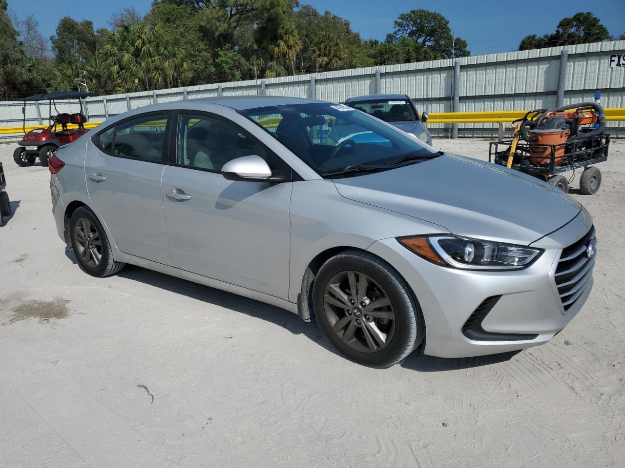 2018 HYUNDAI ELANTRA SE - Фото 4