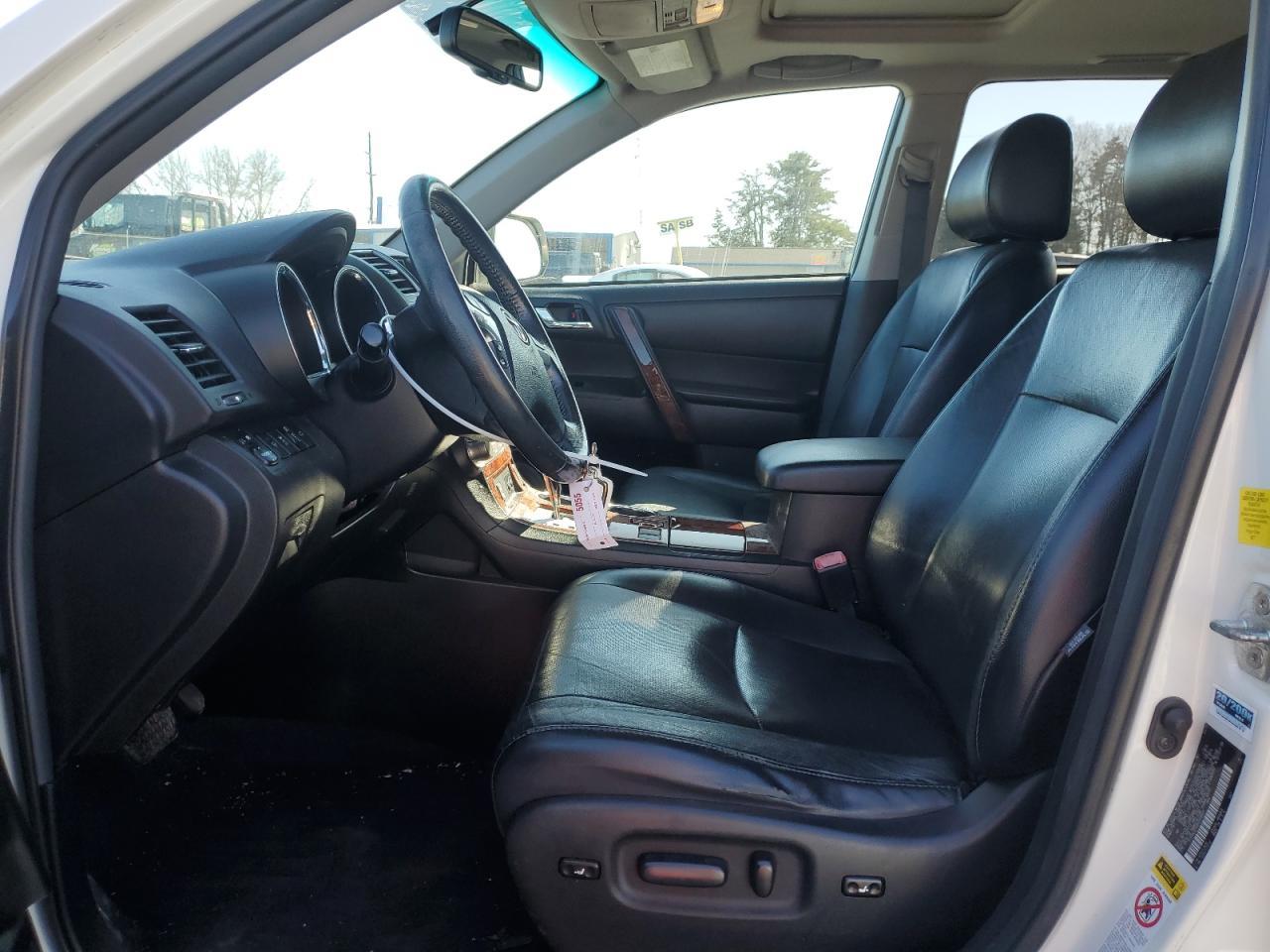 2011 TOYOTA HIGHLANDER - Фото 7