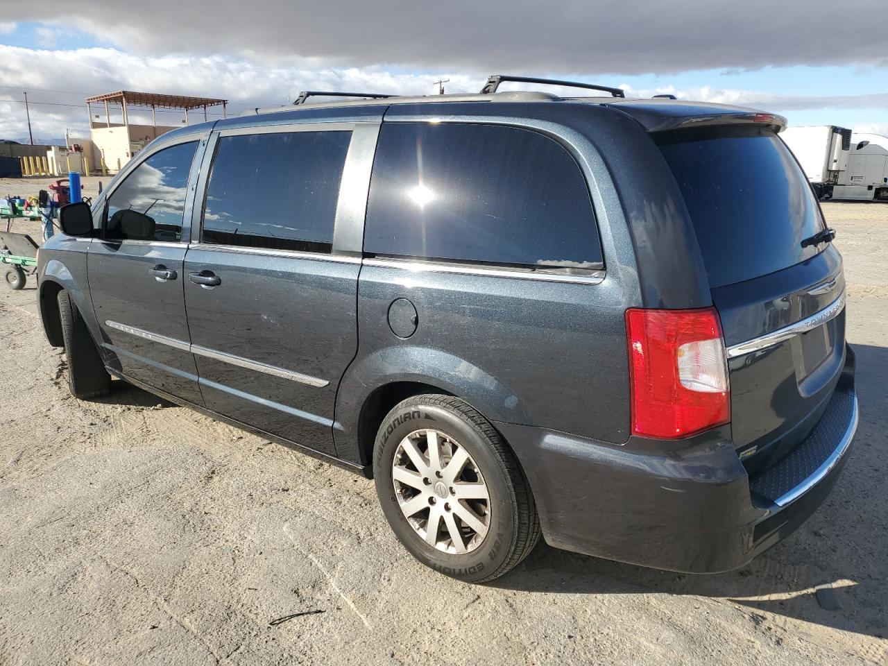 2014 CHRYSLER TOWN & COU - Фото 2