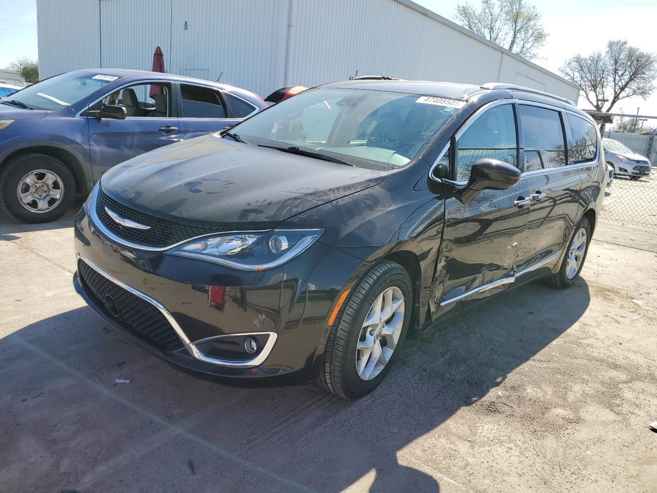 2017 CHRYSLER PACIFICA T