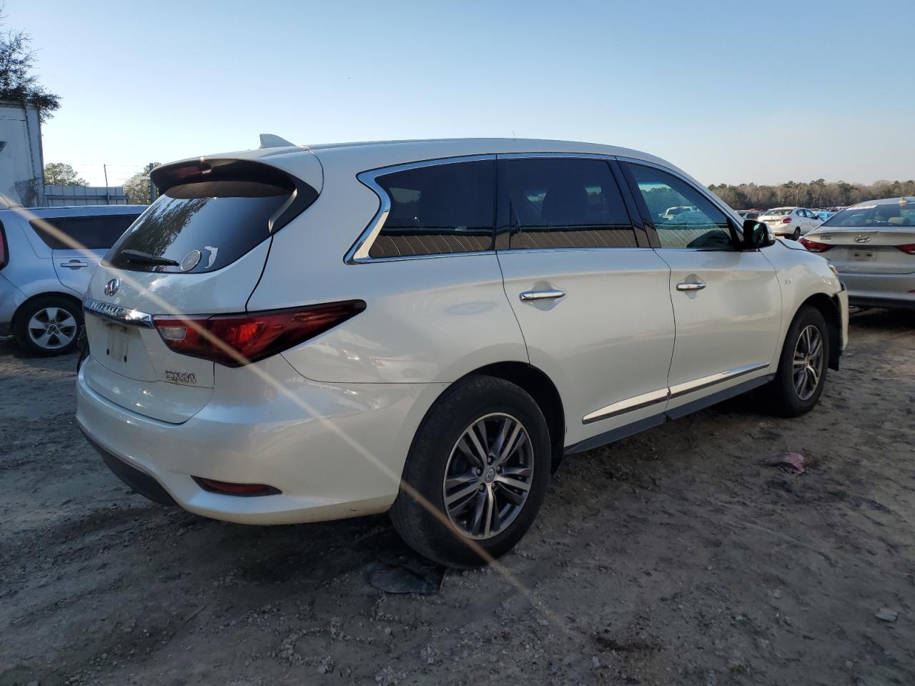 2016 INFINITI QX60 - Фото 3