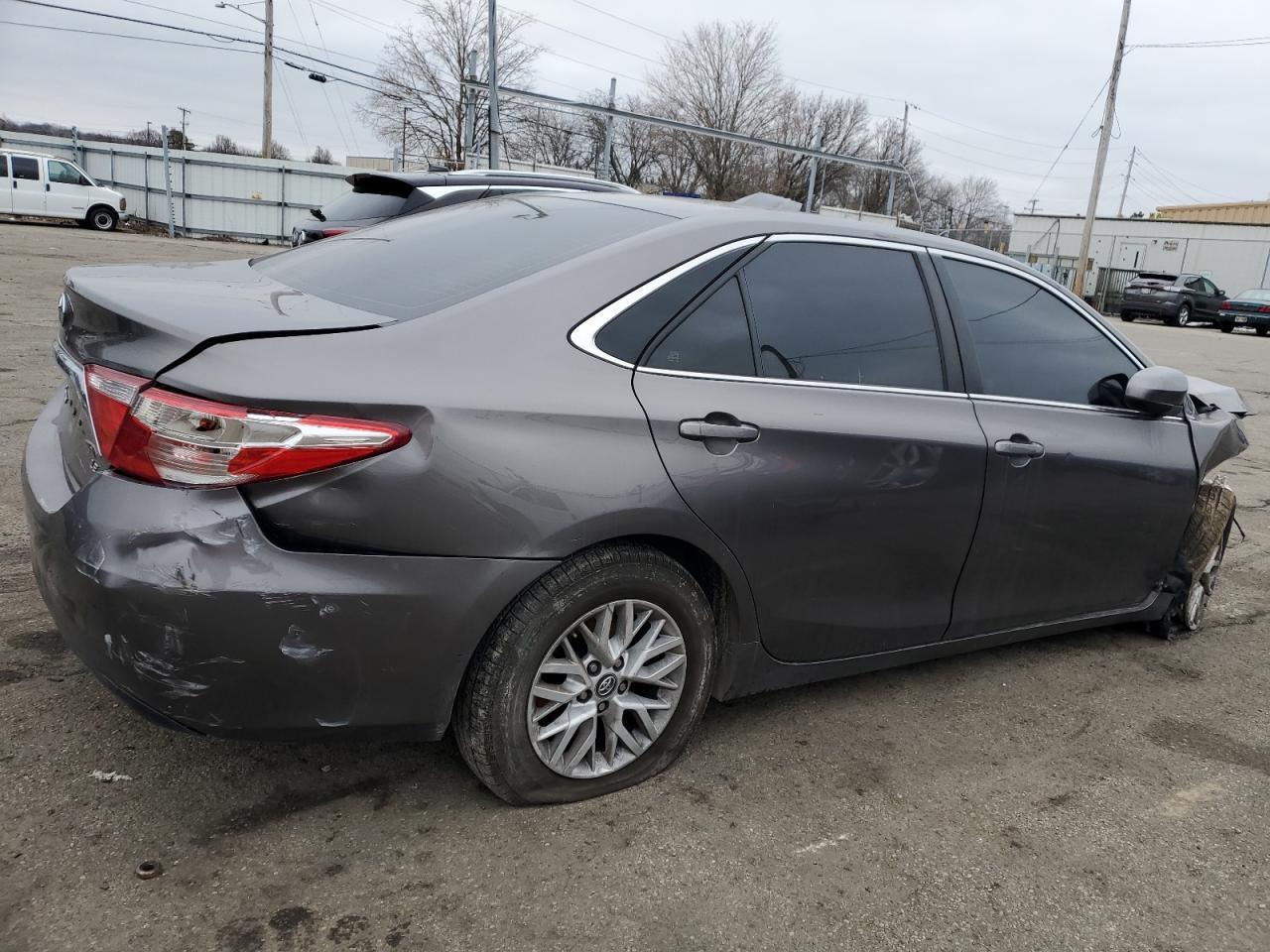 2017 TOYOTA CAMRY LE - Фото 3
