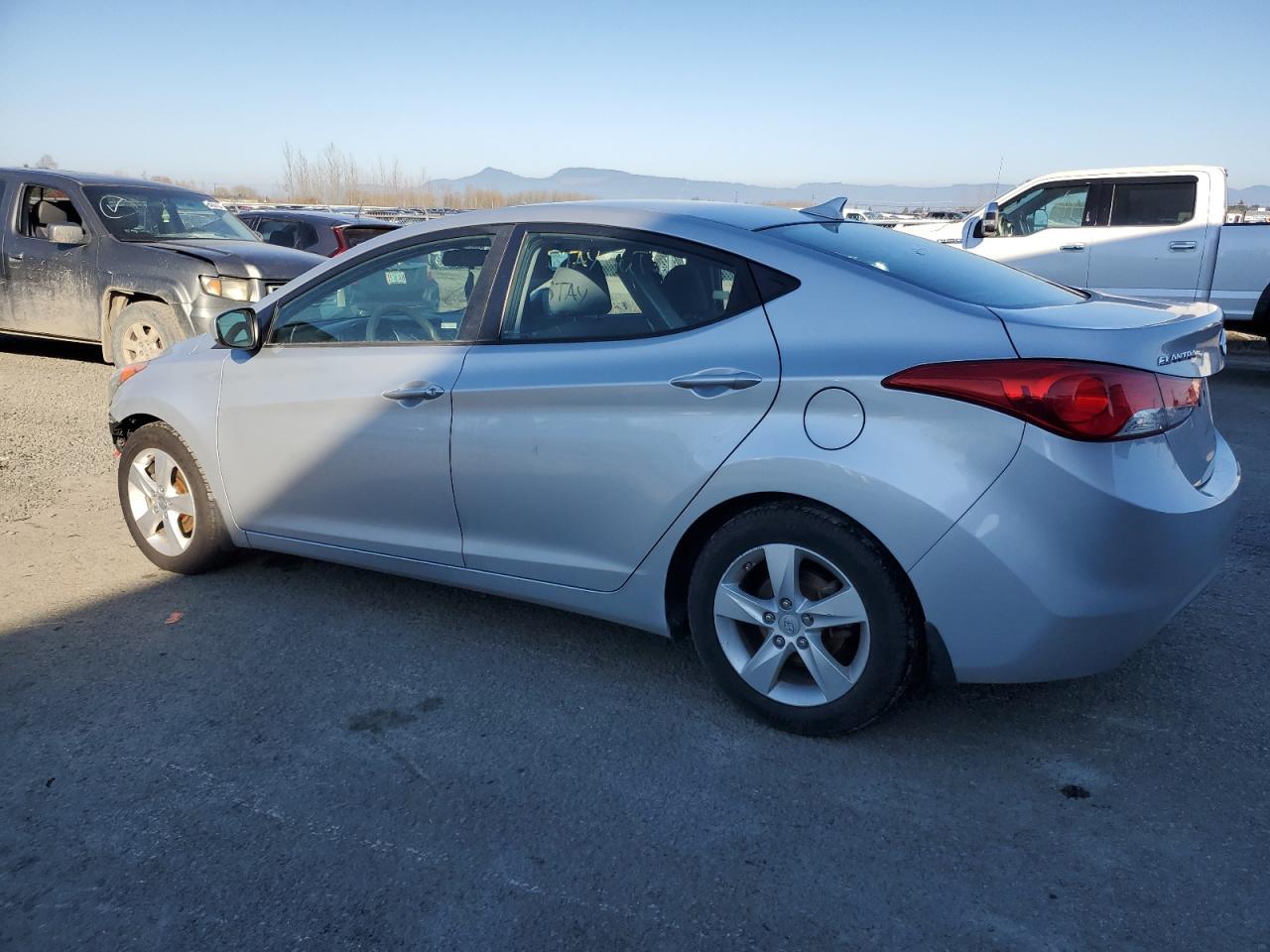 2013 HYUNDAI ELANTRA GL - Image 2