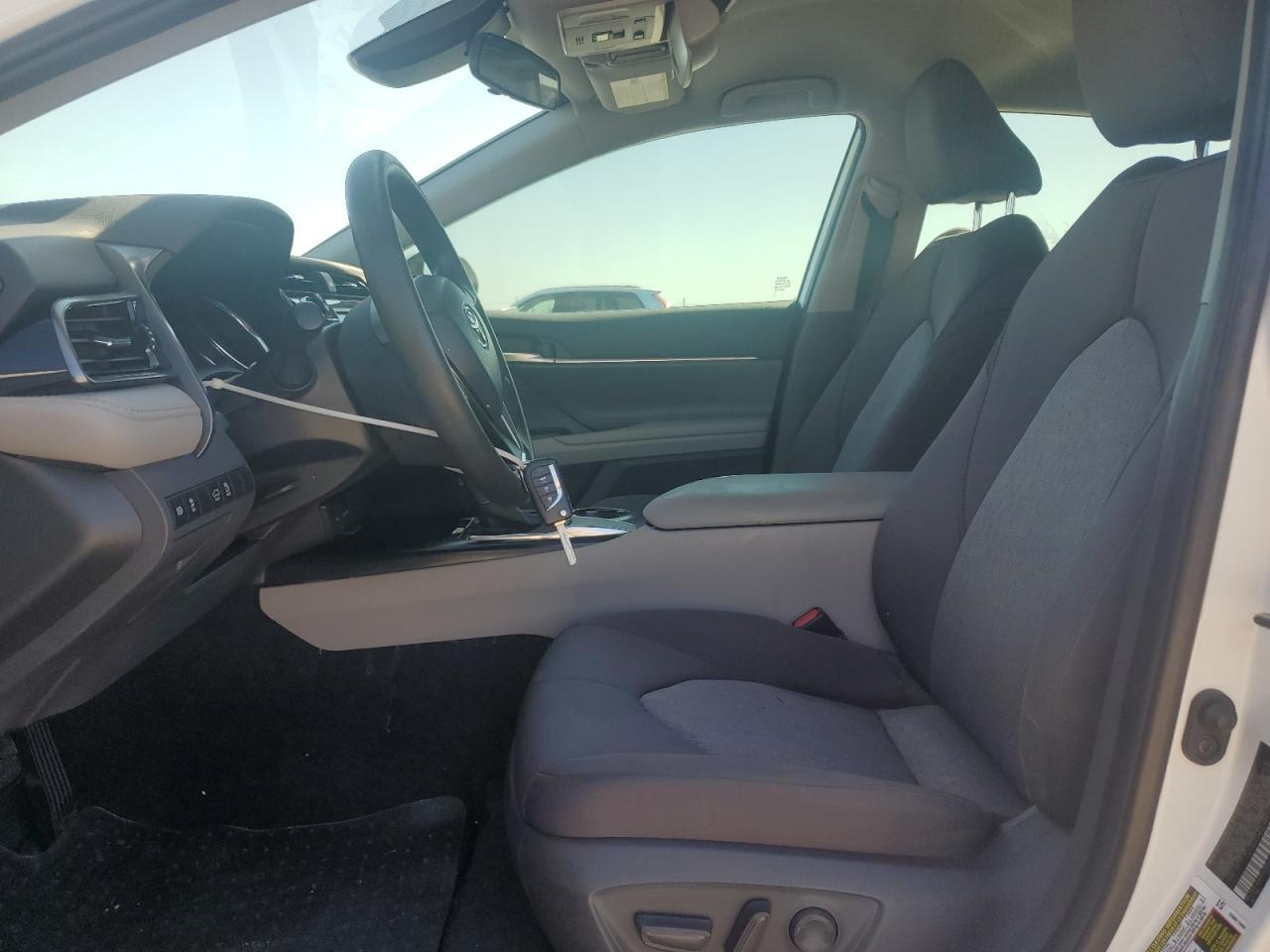 2020 TOYOTA CAMRY LE - Image 7