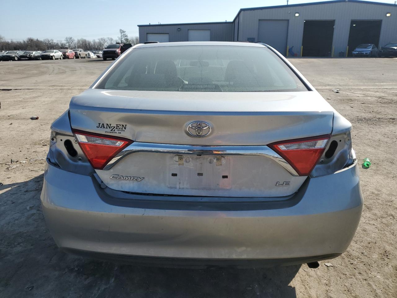 2017 TOYOTA CAMRY LE - Image 6