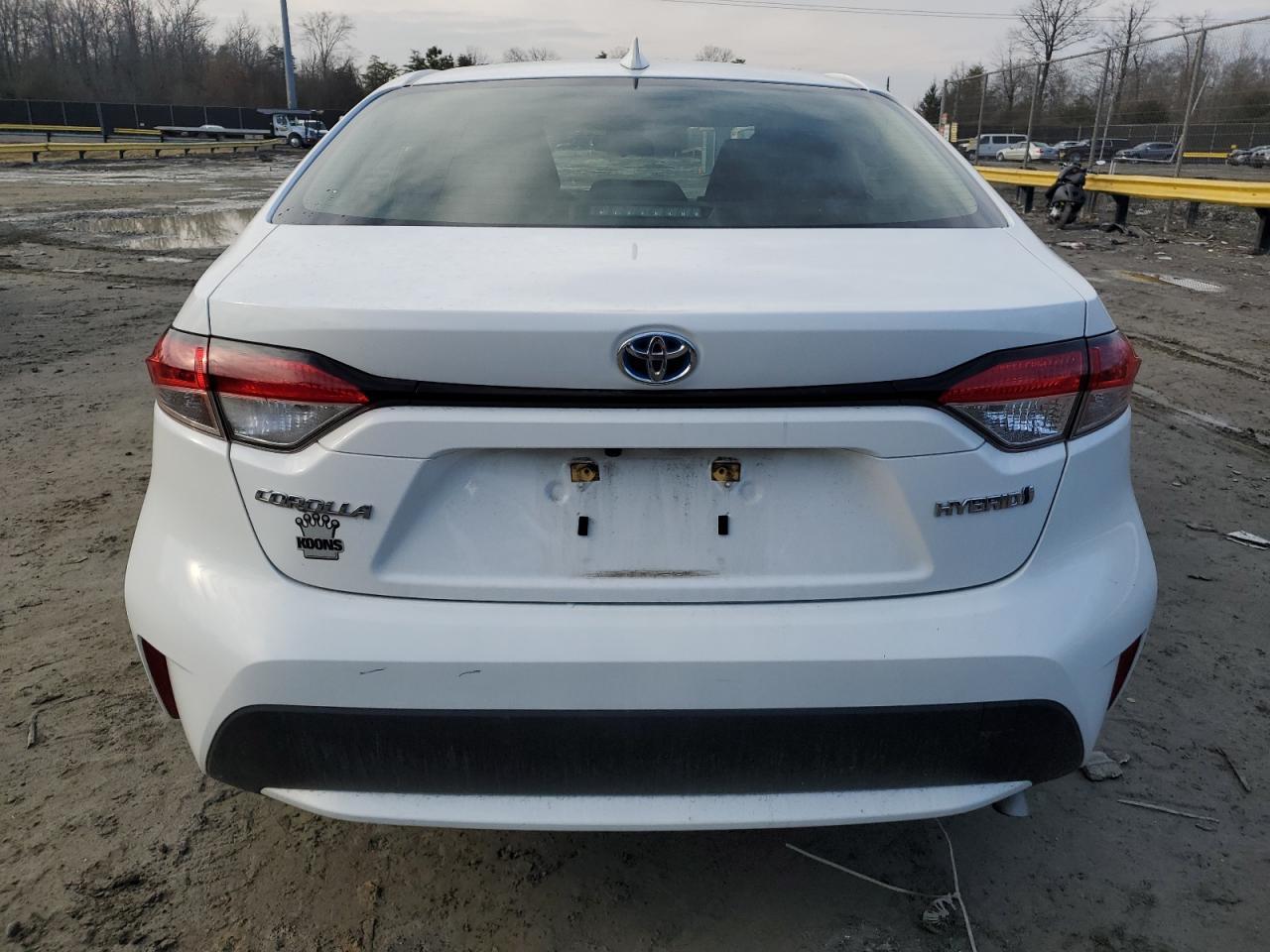 2021 TOYOTA COROLLA LE - Фото 6