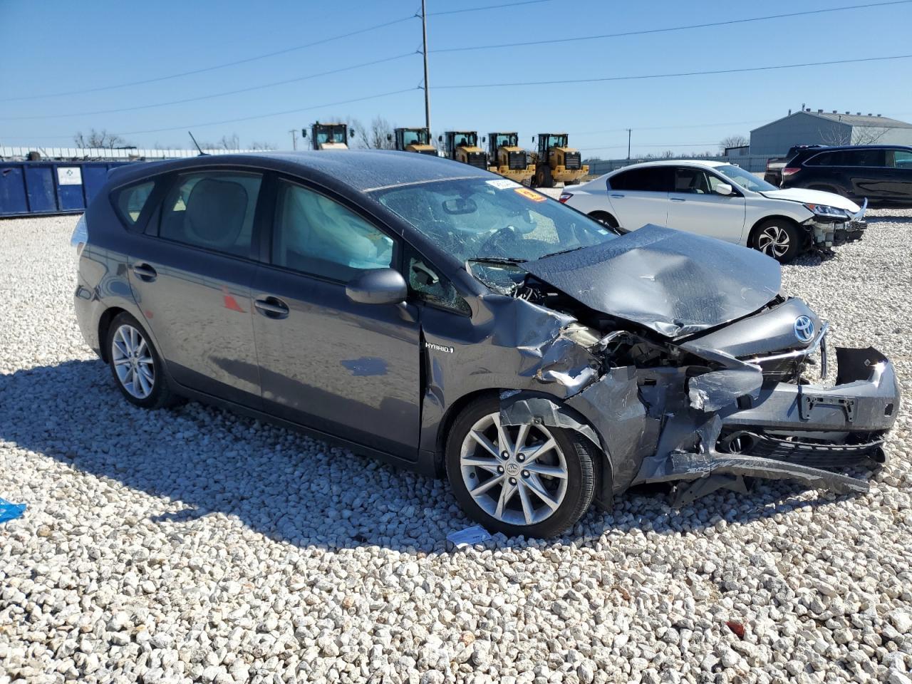 2013 TOYOTA PRIUS V - Image 4
