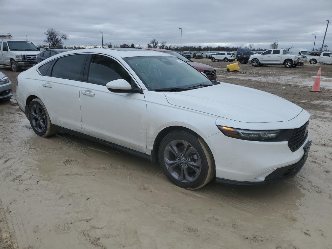 2024 HONDA ACCORD EX - Фото 4