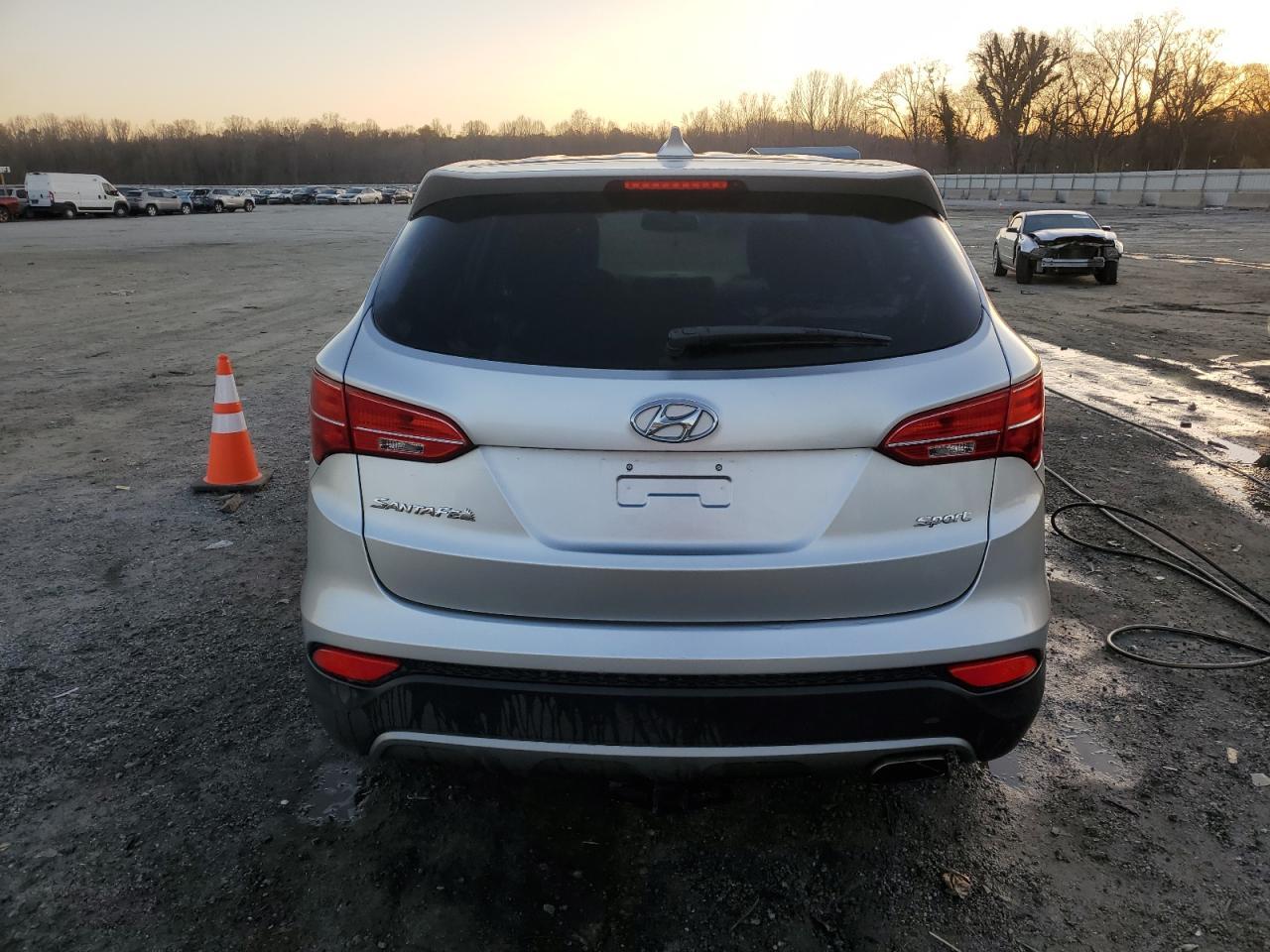 2013 HYUNDAI SANTA FE S - Image 6