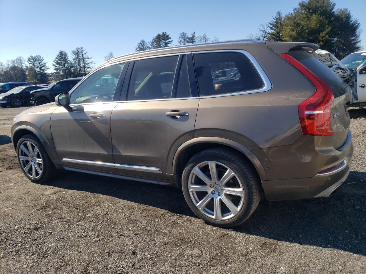 2016 VOLVO XC90 T6 - Image 2