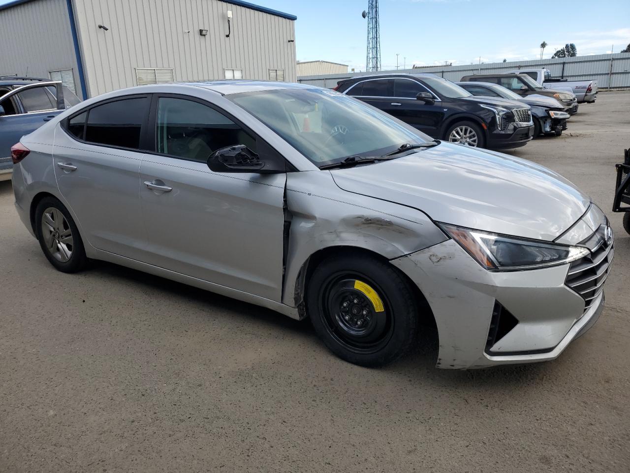 2019 HYUNDAI ELANTRA SE - Фото 4