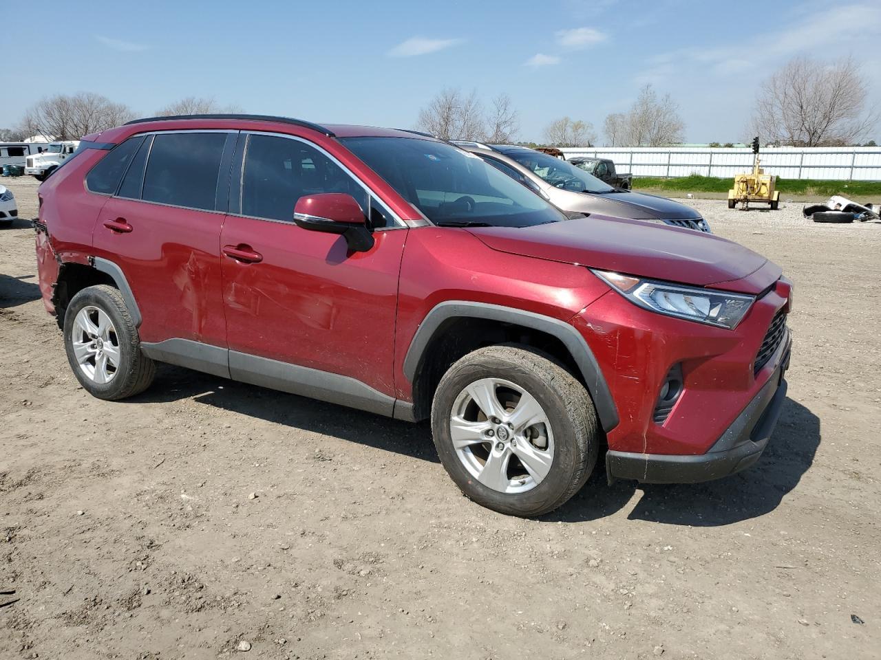 2020 TOYOTA RAV4 XLE - Image 4