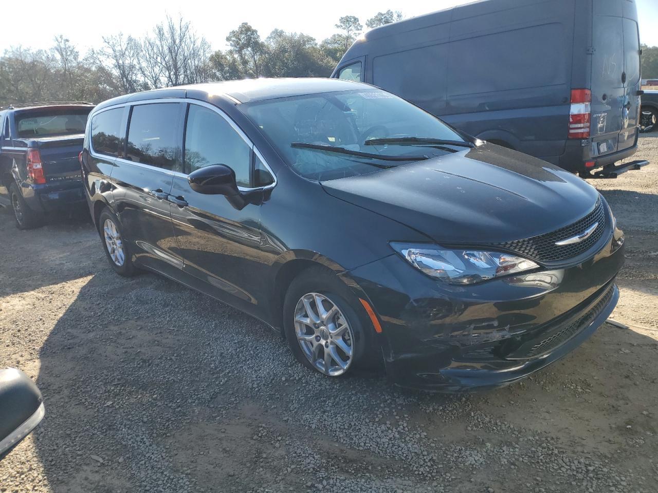 2022 CHRYSLER VOYAGER LX - Image 4