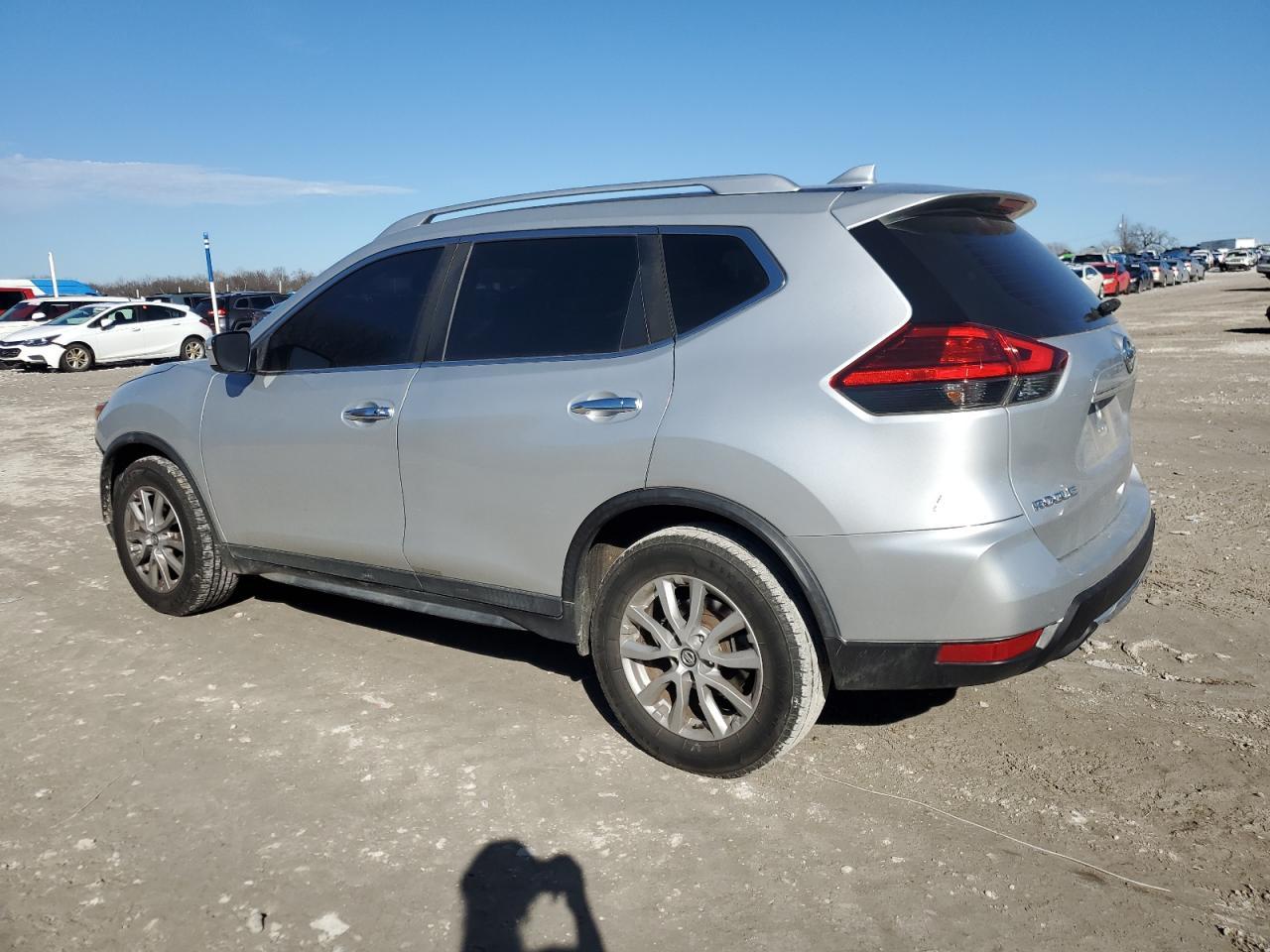 2017 NISSAN ROGUE S - Фото 2