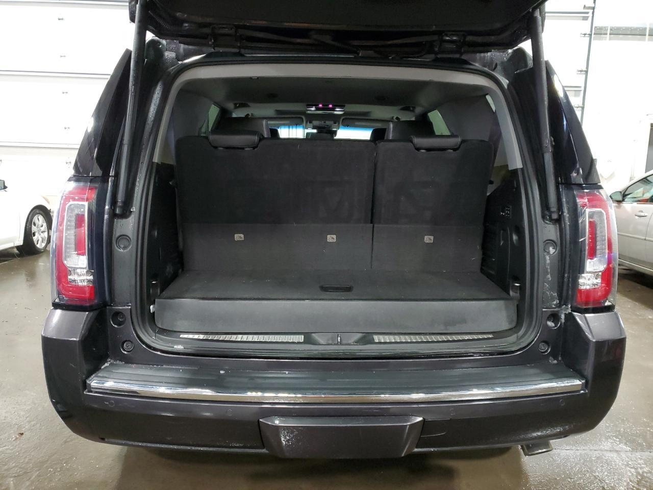 2017 GMC YUKON DENA - Фото 6