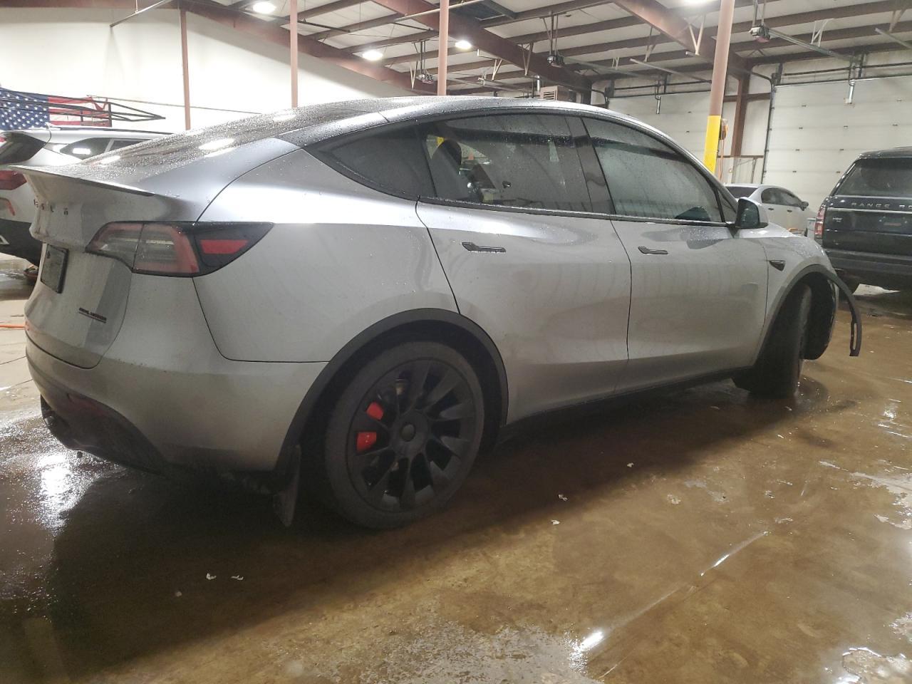 2025 TESLA MODEL Y - Image 3