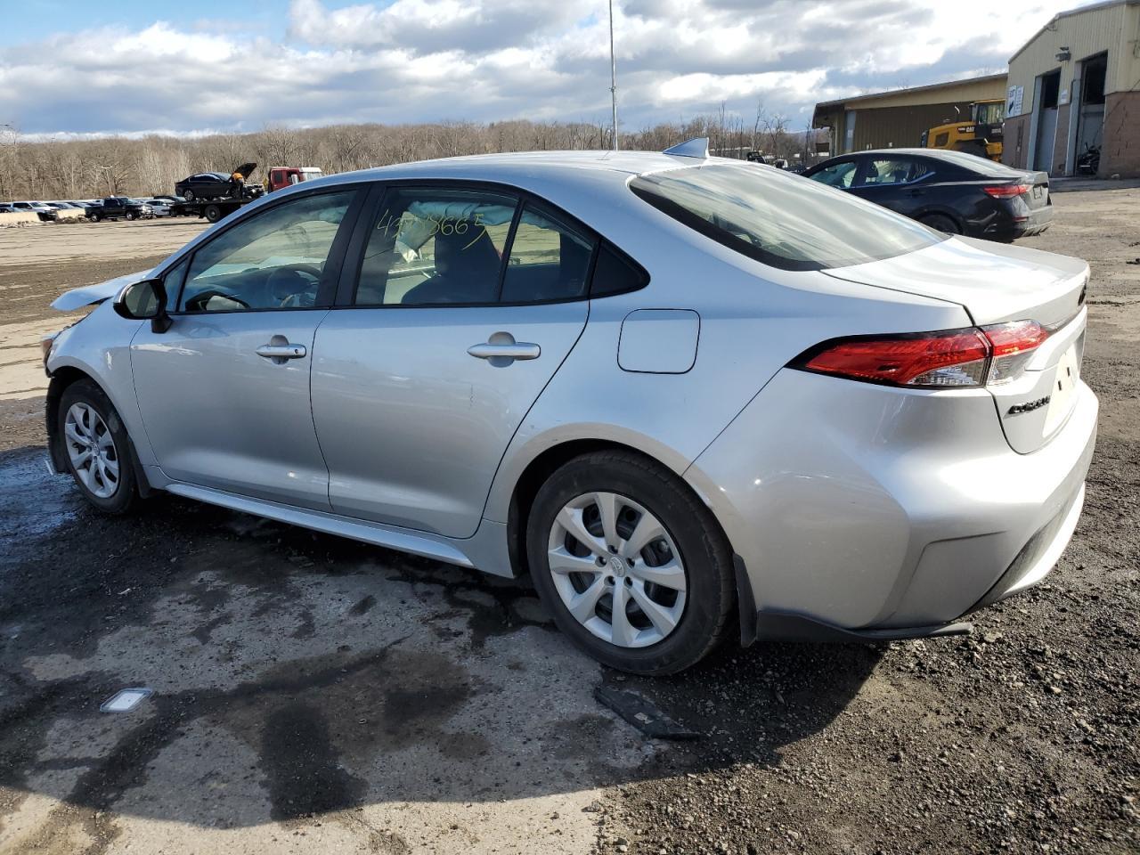 2022 TOYOTA COROLLA LE - Фото 2
