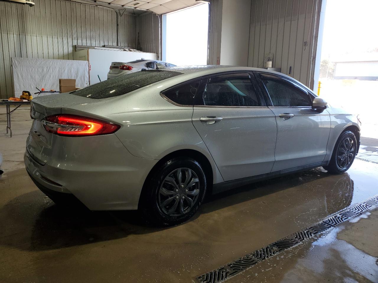 2020 FORD FUSION S - Image 3