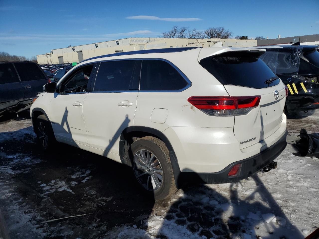 2018 TOYOTA HIGHLANDER - Image 2