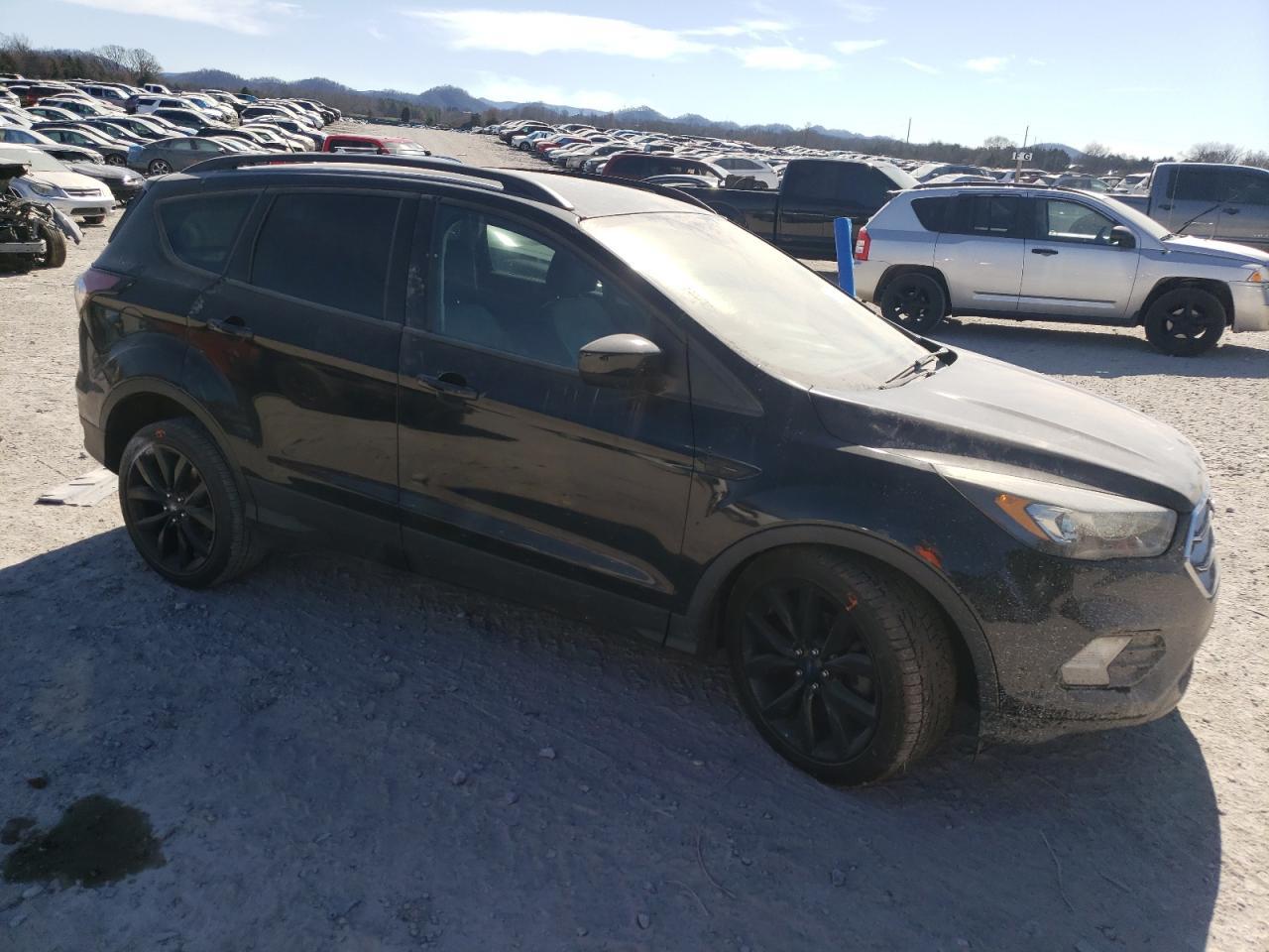2017 FORD ESCAPE SE - Image 4