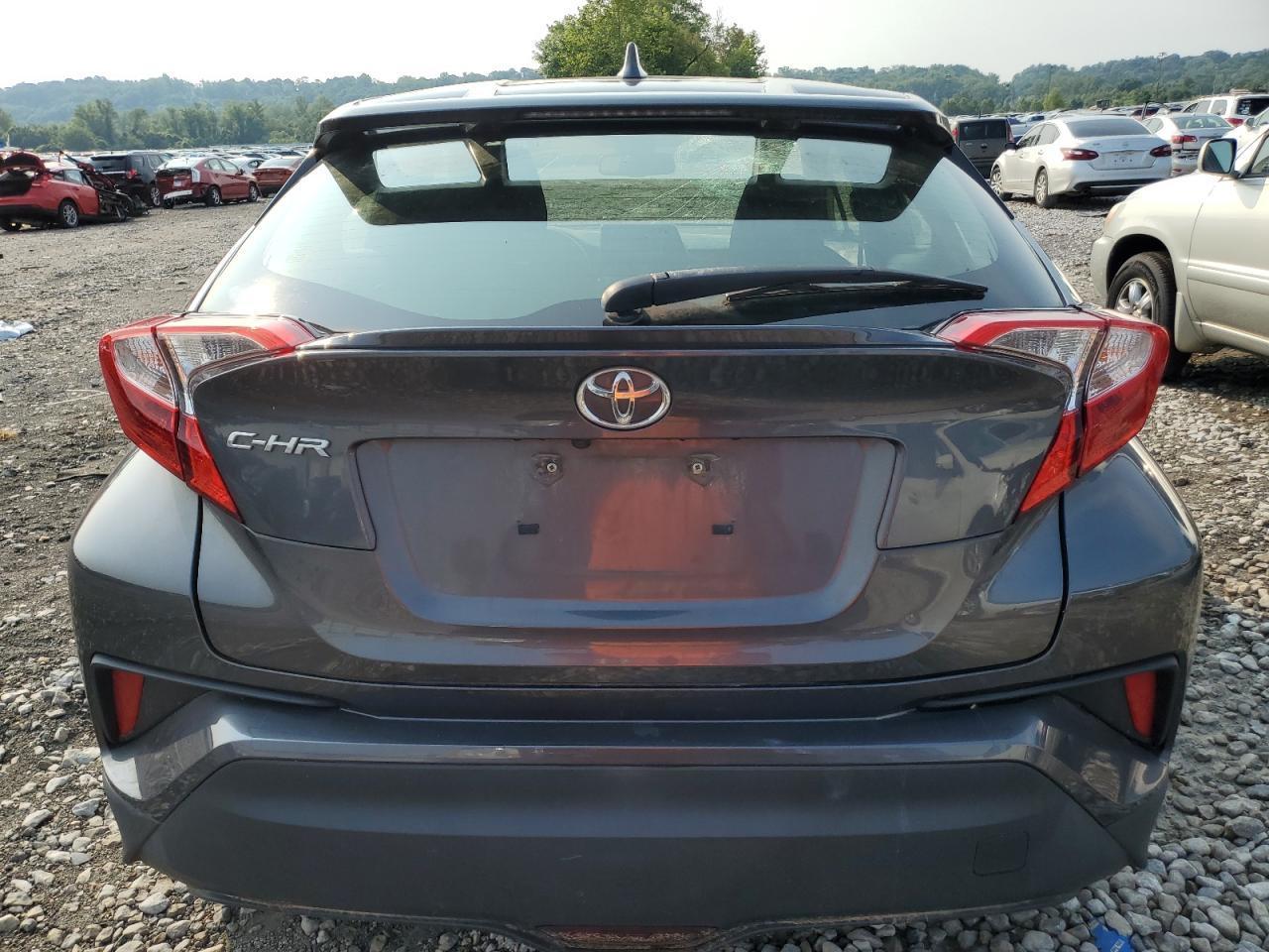 2018 TOYOTA C-HR XLE - Image 6