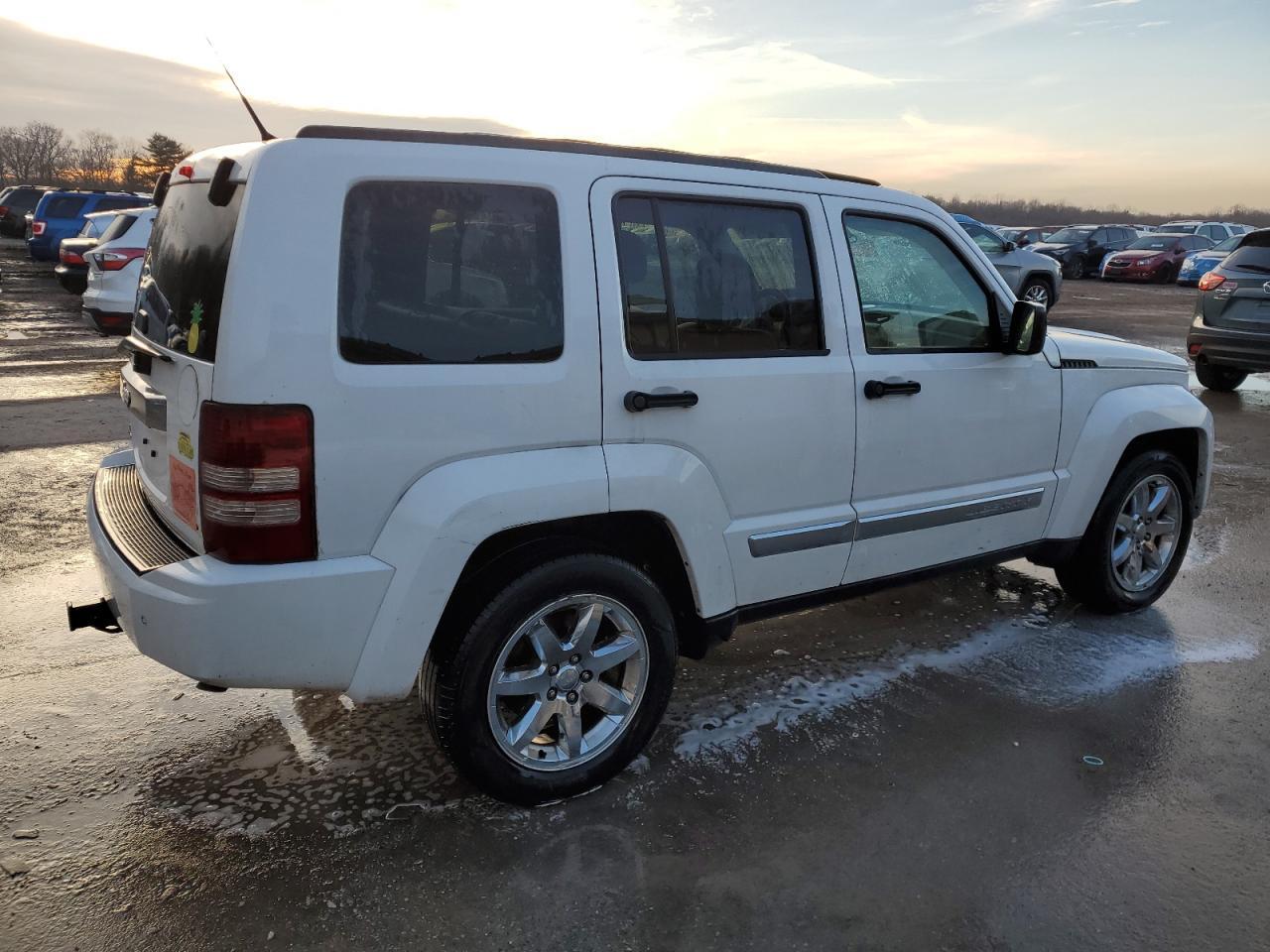2011 JEEP LIBERTY LI - Фото 3