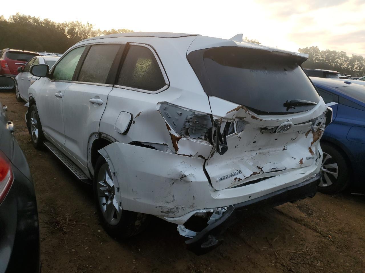 2015 TOYOTA HIGHLANDER - Фото 2