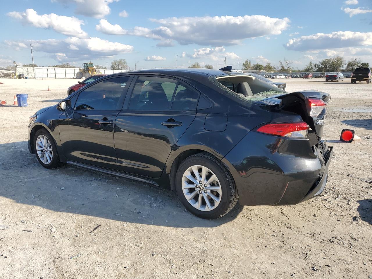 2022 TOYOTA COROLLA LE - Фото 2
