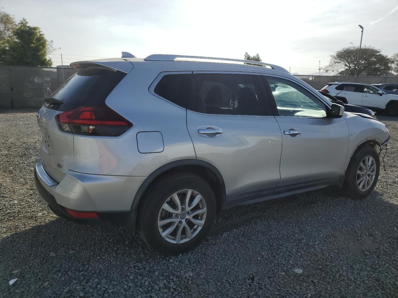 2018 NISSAN ROGUE S - Фото 3