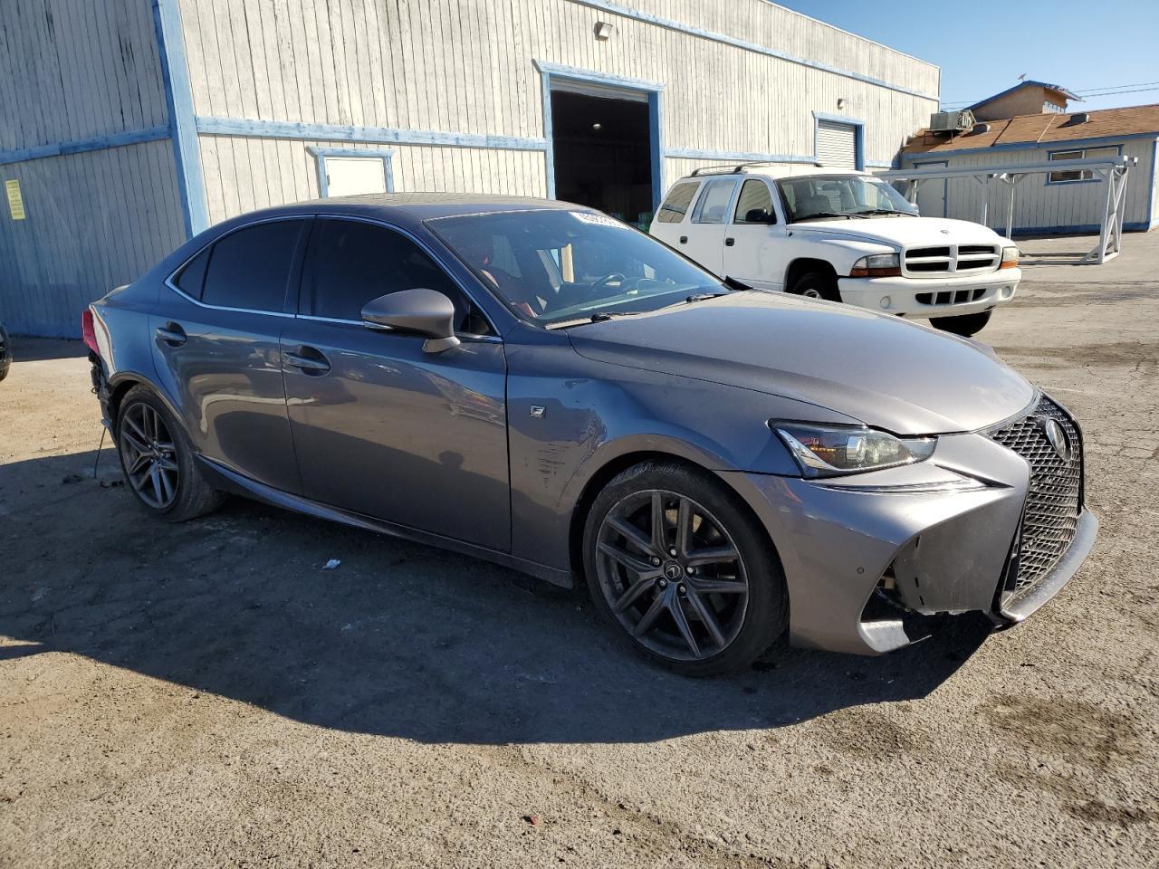 2018 LEXUS IS 300 - Фото 4