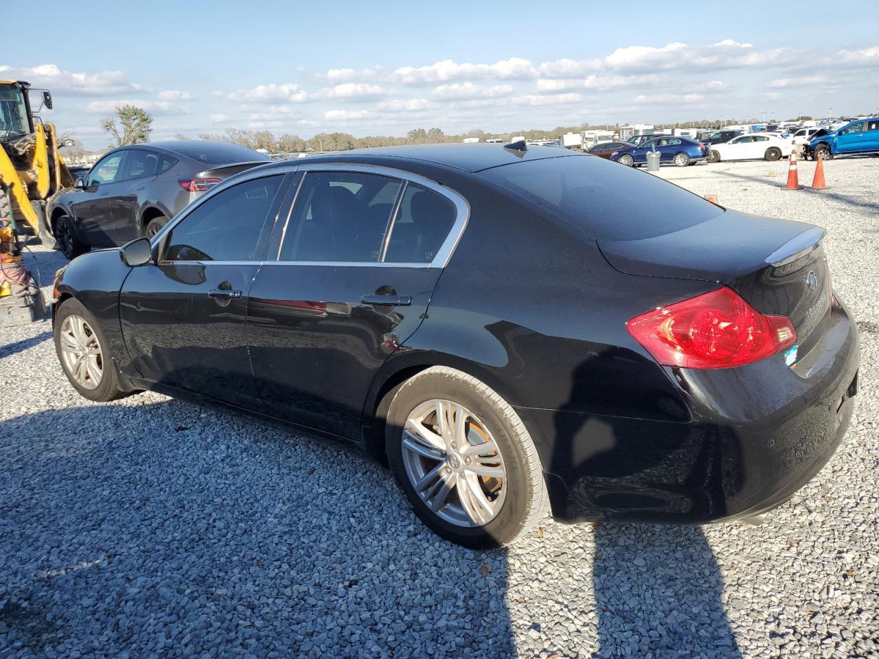 2011 INFINITI G37 BASE - Image 2