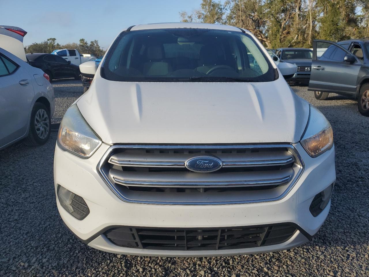 2017 FORD ESCAPE SE - Image 5