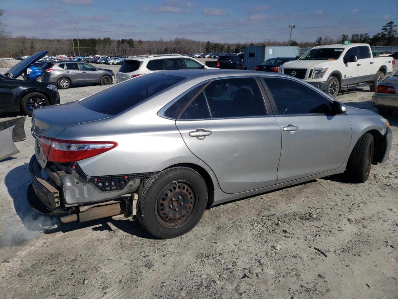 2015 TOYOTA CAMRY LE - Image 3