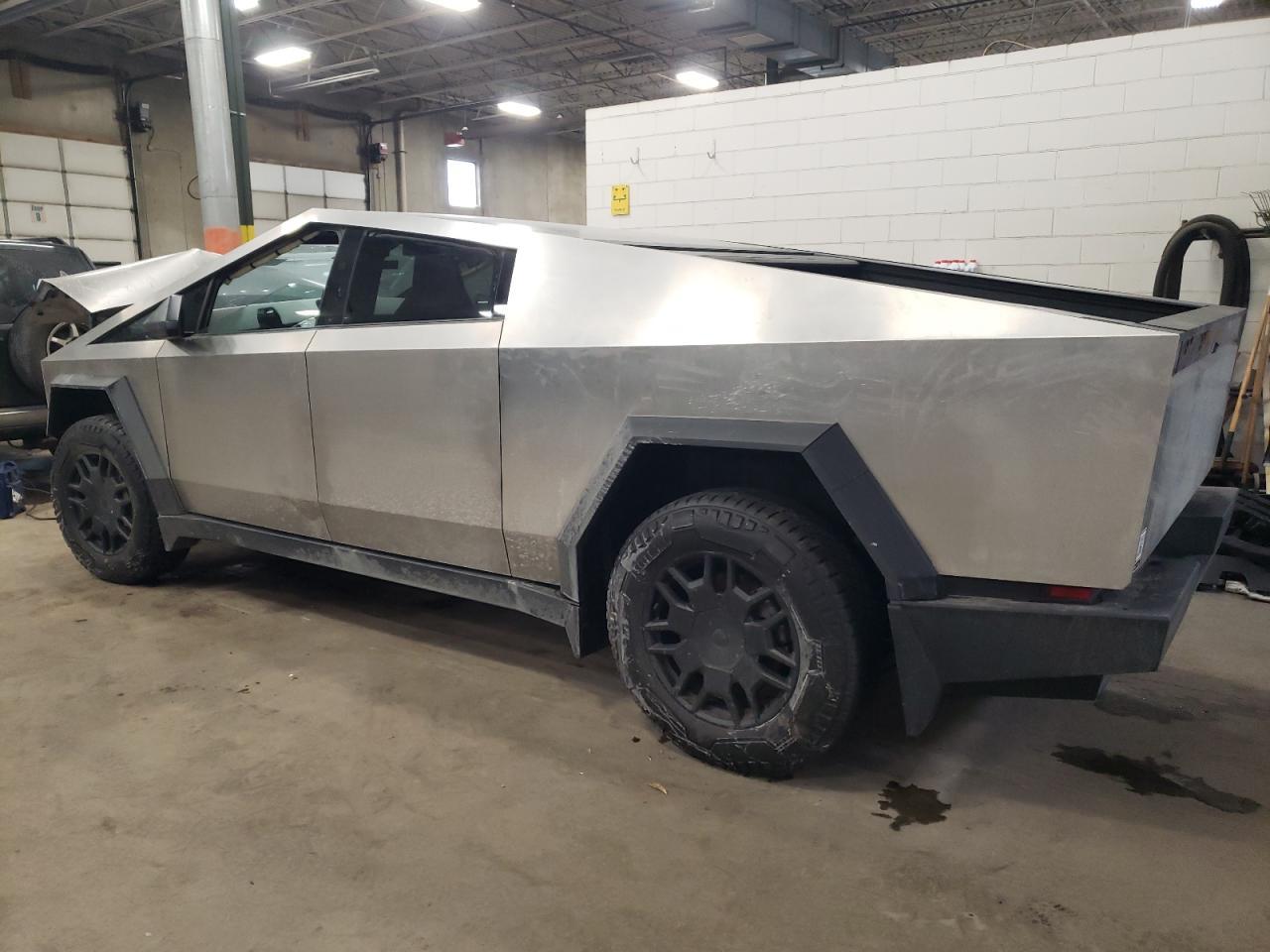 2024 TESLA CYBERTRUCK - Image 2