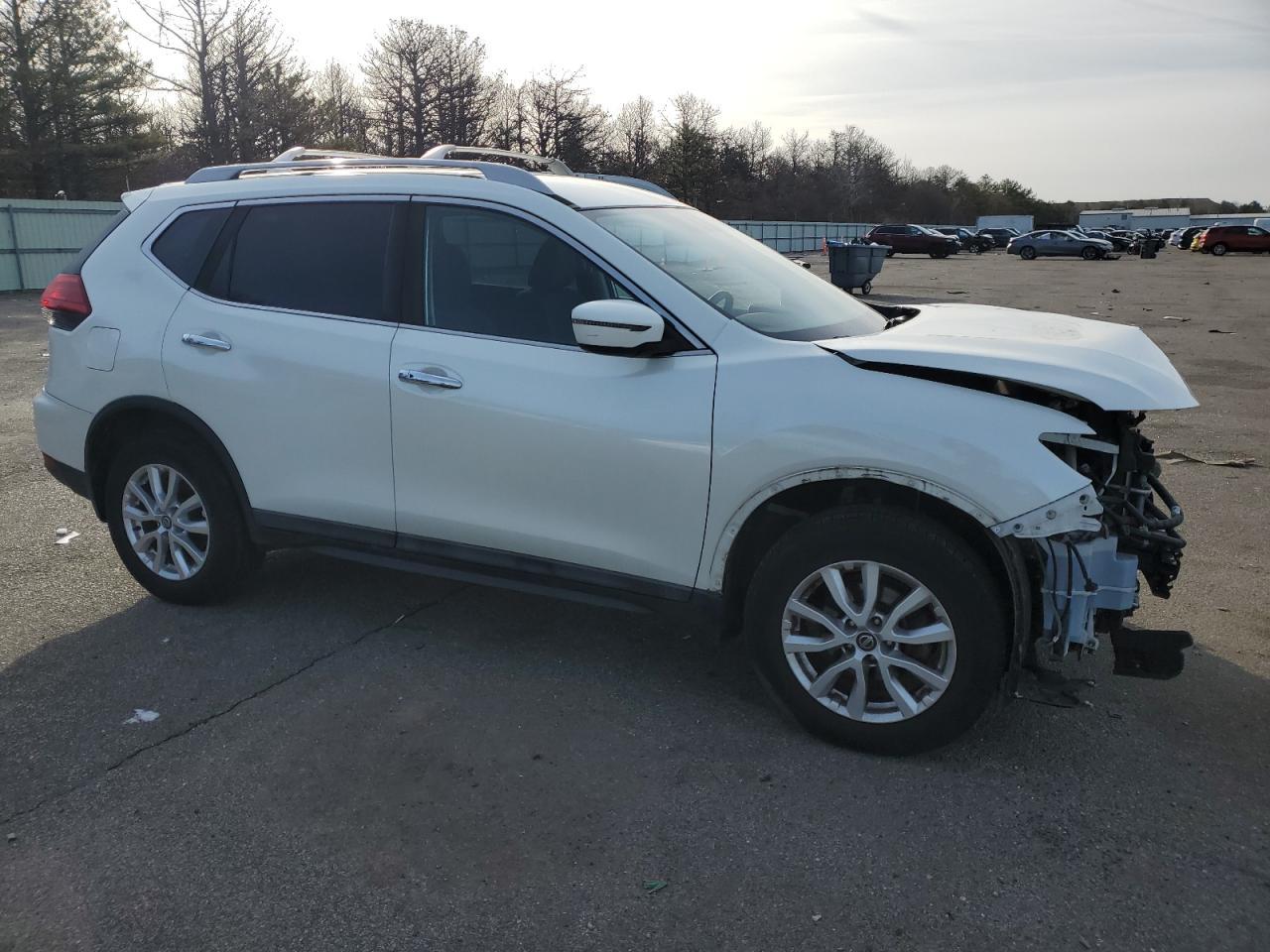 2017 NISSAN ROGUE SV - Фото 4